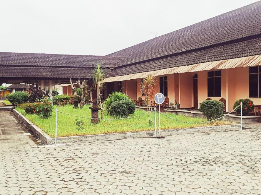 Hotel Wijaya Purwokerto Eksteriør bilde